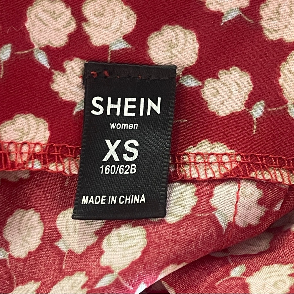 SHEIN Red Halter Crop Top with Cream Floral Dots - Picture 4 of 4